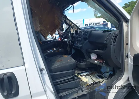 2016 Ram Promaster 3500 High Roof z USA, uszkodzony, nr VIN 3C6URVUG0GE124175